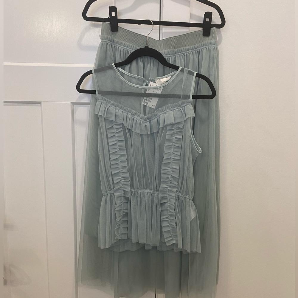 Tulle Sleeveless top and skirt